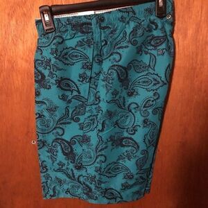 MEN’S swim trunks